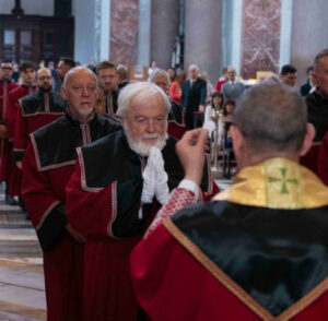 CREATOR: gd-jpeg v1.0 (using IJG JPEG v62), quality = 99